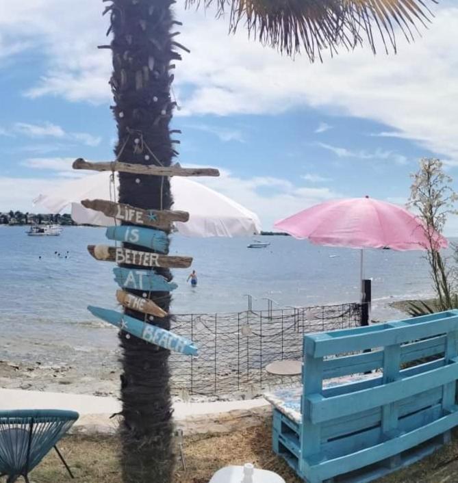 Apartment Villa Angelina, 70M From The Beach, Free Parking Novigrad  Екстер'єр фото